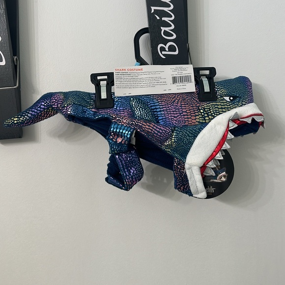 Shark cat or small dog costume S - Picture 4 of 5